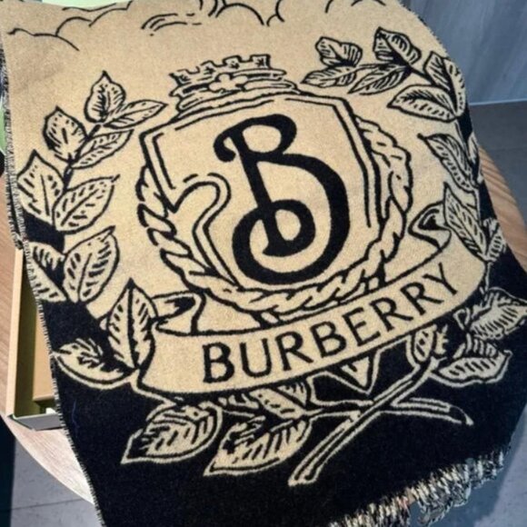 Burberry Black and Tan Leaf Design Scarf - Picture 5 of 6